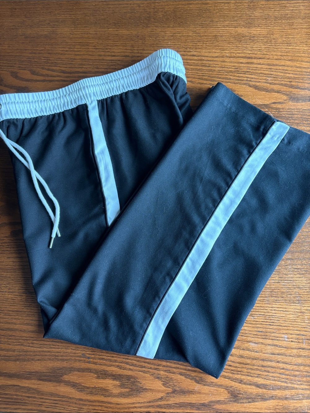 H&M black with white trim wide leg pull on  pants EUC